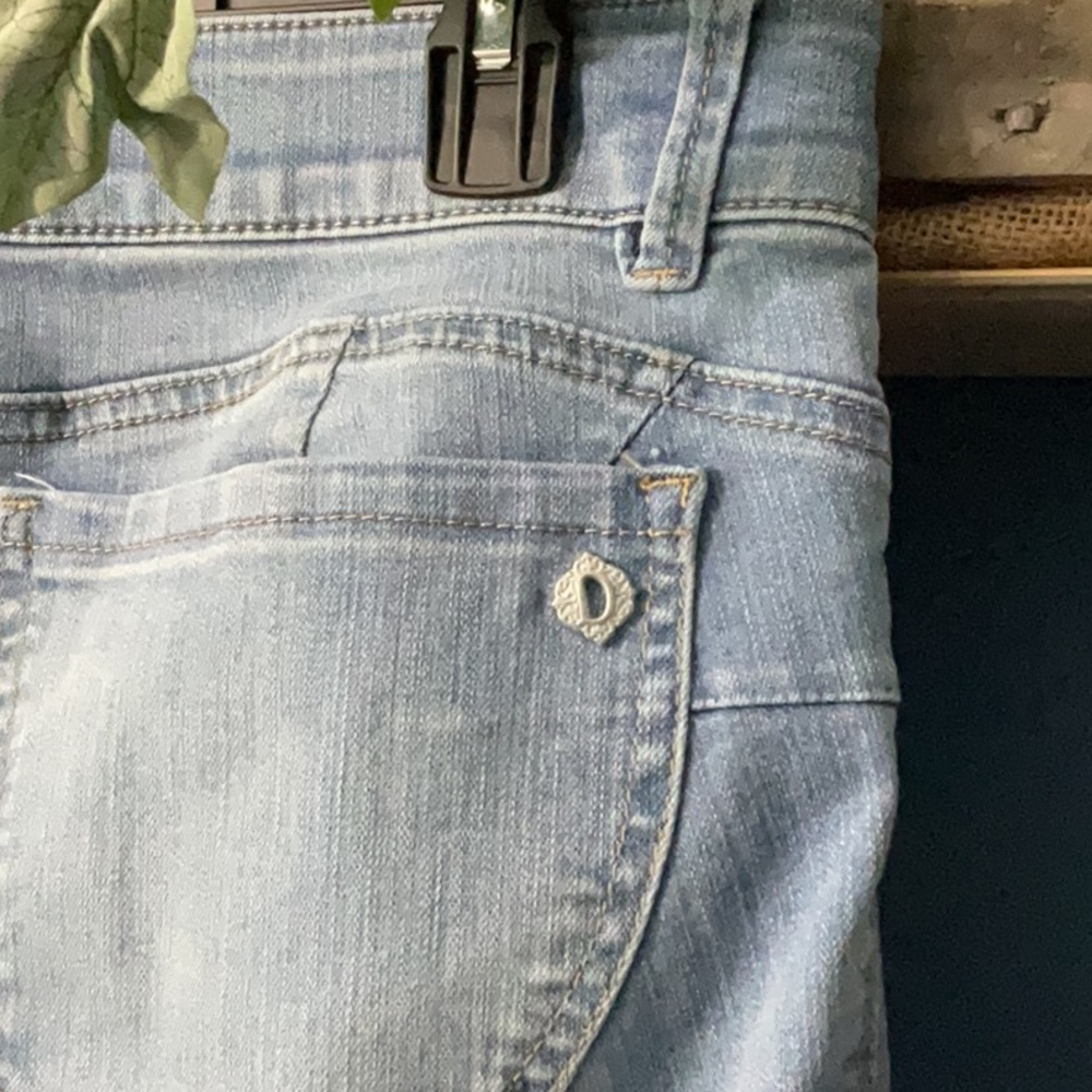 Democracy Absolution Size 10. Euc - image 3